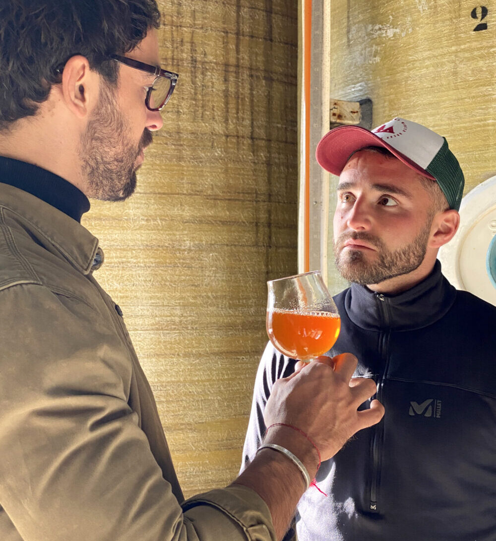 Le producteur de cidre avec Florent cofondateur de Pizza Cosy